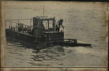 1972 Press Photo Navy skimmer work boat demonstration in Boston Harbor