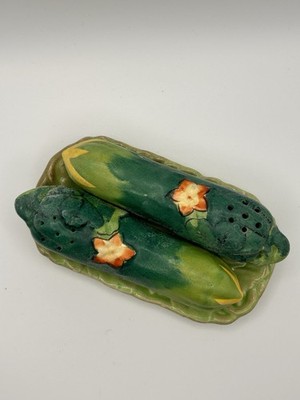 VTG Cucumber Pickle Vegetable Salt & Pepper Shaker Tray Set Japan  Souvenir (O)