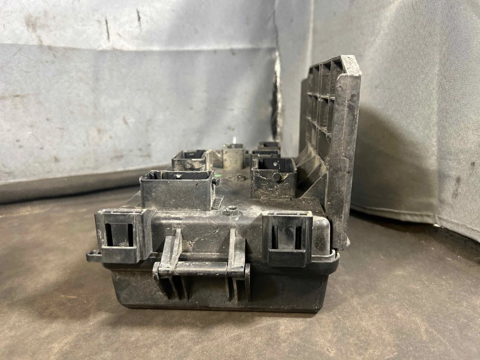 Fits 2009-2010 Dodge Charger Engine Fuse Box OEM:4692270AD - Image 3 of 4