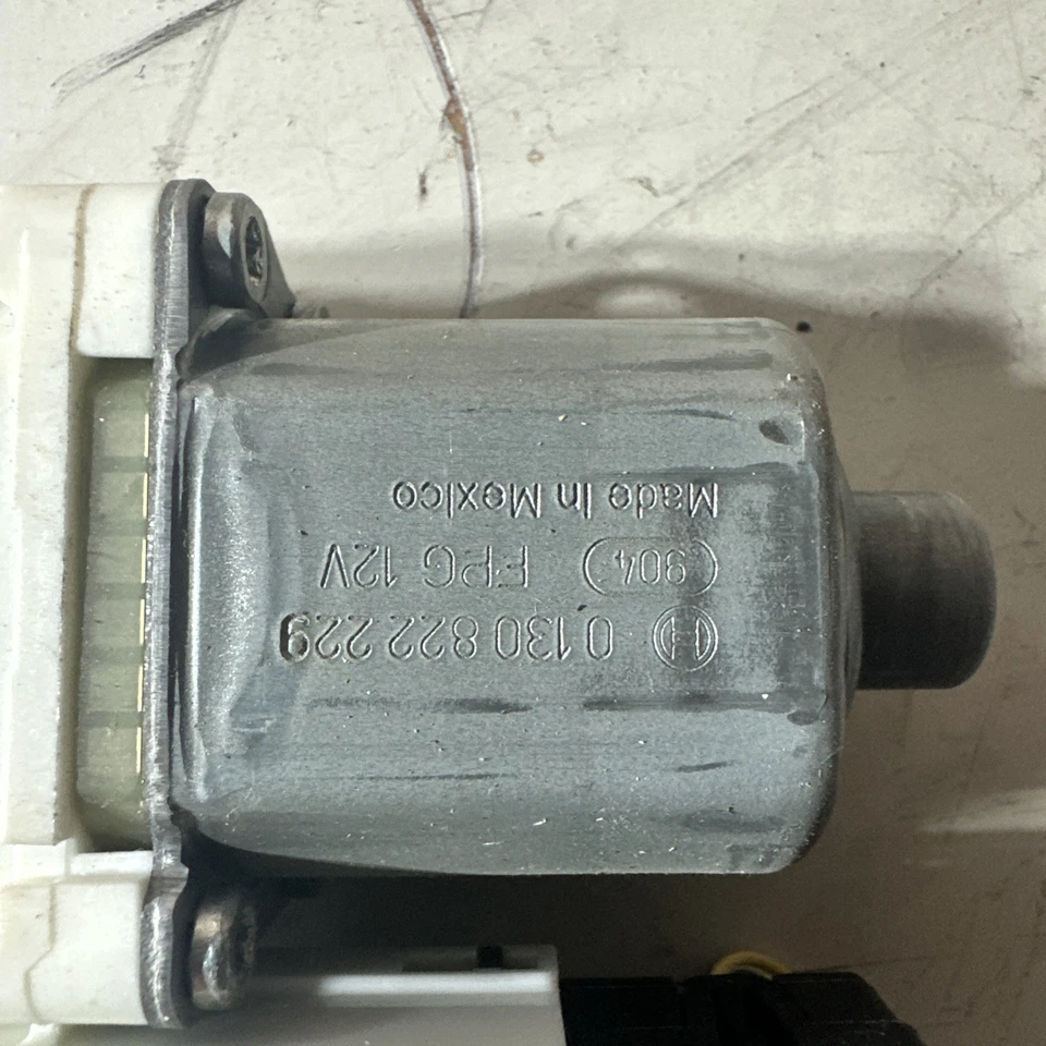 Volkswagen Passat 2012-2016 puerta delantera derecha ventana motor 561959702 Foto 4 de 4