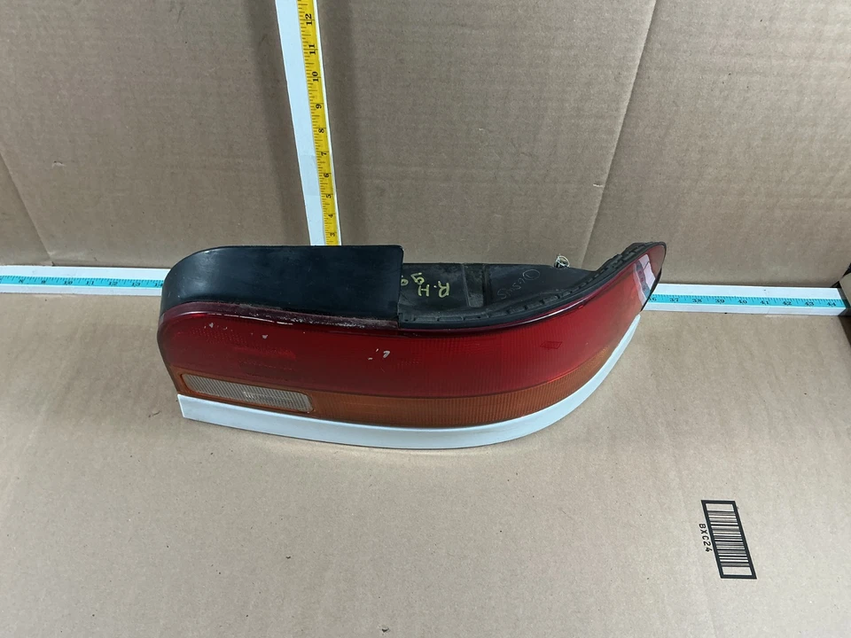 Conjunto de luz trasera derecha pasajero Subaru Impreza 1993-2001 Foto 4 de 4