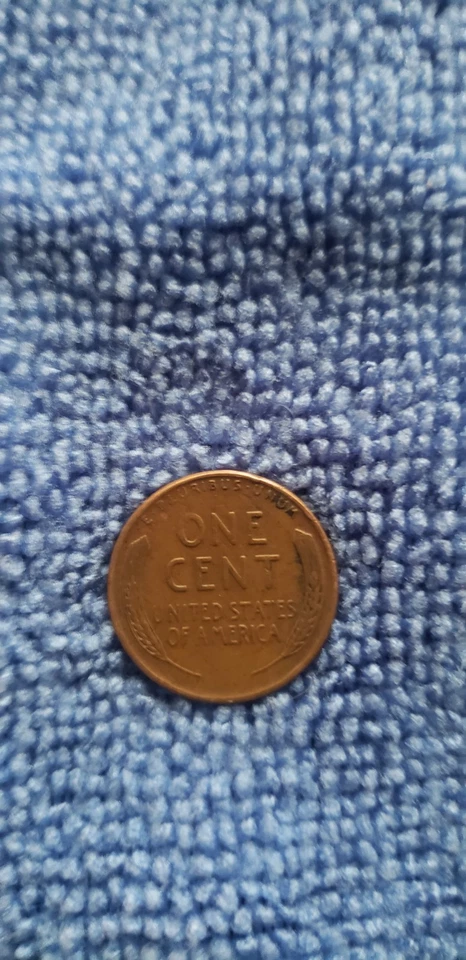 RARE! 1946 Nm Wheat Penny Very Crooked Date - Image 2 of 4