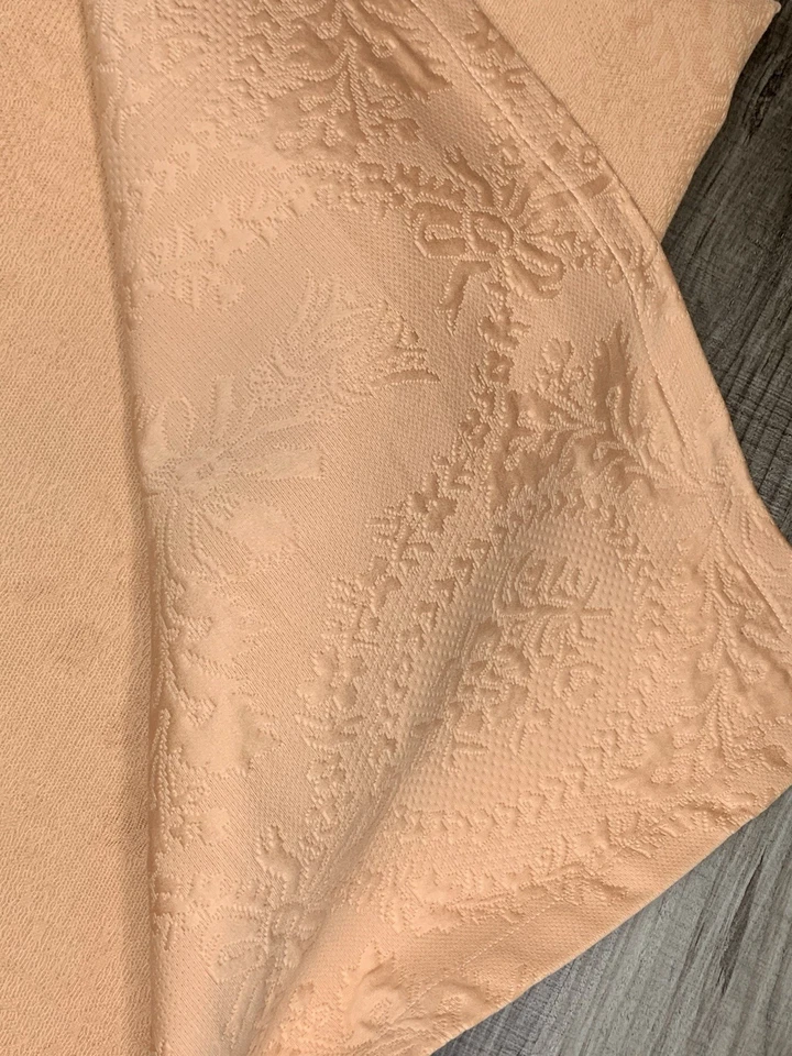 SFERRA Algodón Egipcio Talla Queen Matelassé Edredón Cintas y Arcos Melocotón Foto 3 de 4