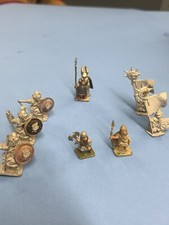 Lot metal MINIATURE Figures Made By Custom Cast -1975 early dungeons dragons