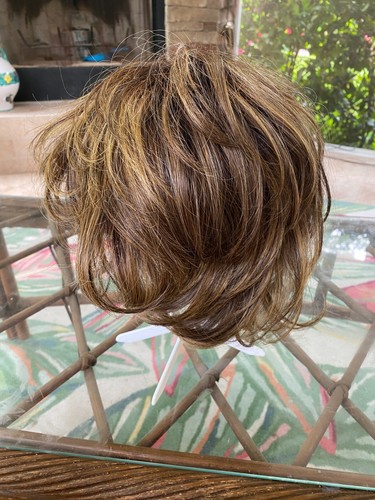 Toni Brattin Mid Length Wig Brown With light brown/blond highlights - 第 3/7 張圖片