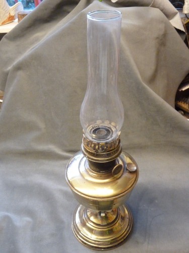 LOVELY BRASS OIL LAMP ALADDIN NO 12 MADE 1925-1935 WITH GLASS CHIMMNEY ART DECO - Picture 3 of 14