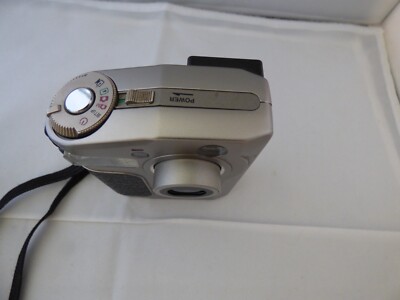 Leica Digilux Zoom 1.5MP Digital Camera. Looks great and