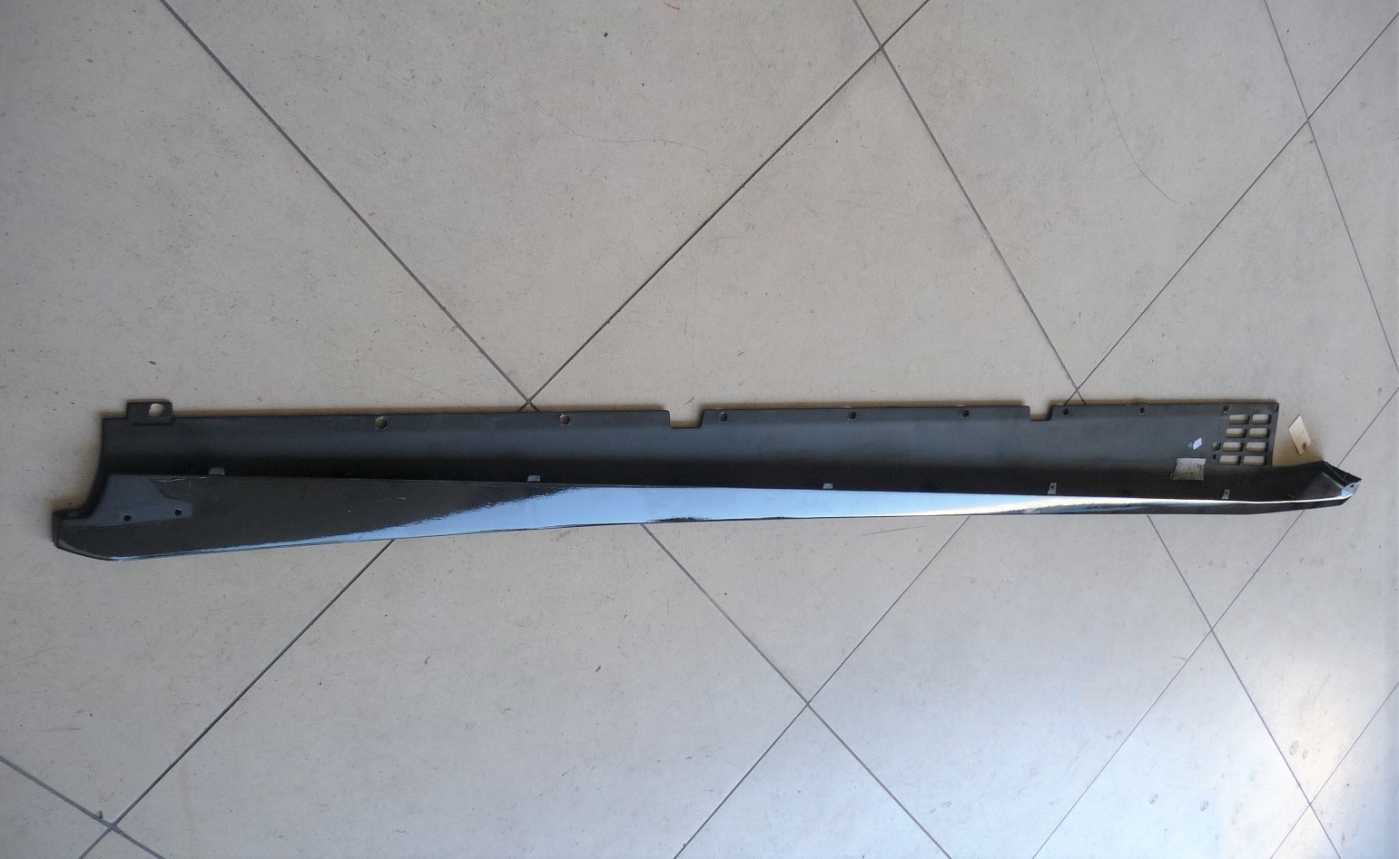 Lamborghini Aventador 2017-2021 Left Extension P/N 470853751