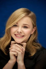 Chloe Grace Moretz at the Hugo Press Conference at the Ritz Carlto- Old Photo 1