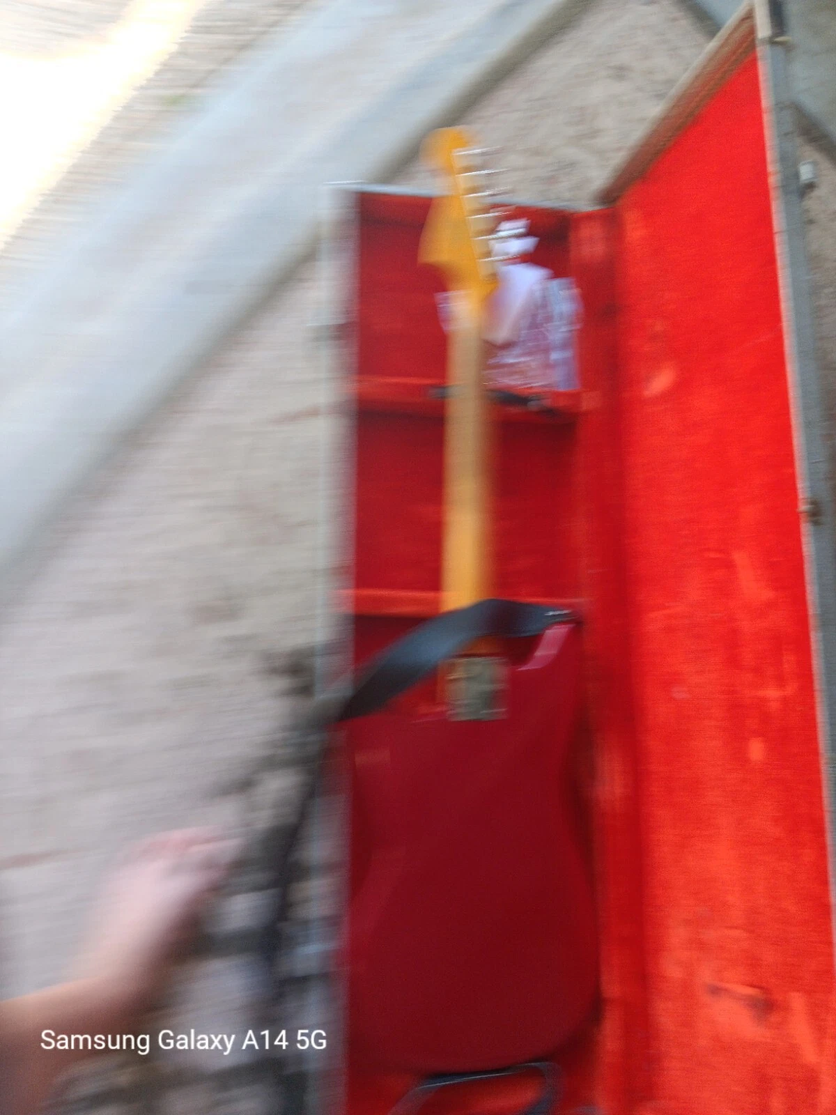 Picture 4 of 9