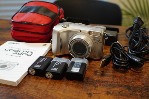 Nikon Coolpix 4800 ED 4MP Digital Digicam Camera Bundle 3 Battery & Cable + Case - Picture 2 of 20