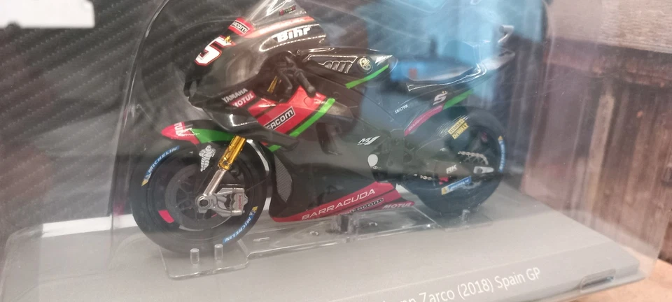 Yamaha YZR-M1 - Johann Zarco 2018 - MOTO GP 1/18 ALTAYA - Photo 3/4