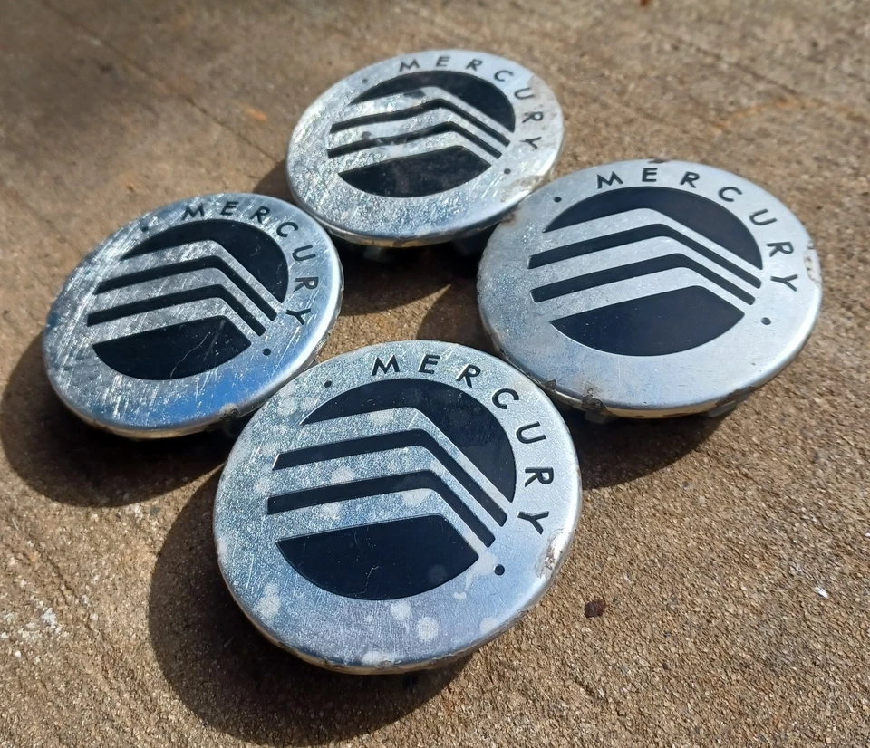 Juego de 4 tapas centrales Mercury Milan, 2010-2011 parte # 9E5C 1A096 aC Foto 2 de 3
