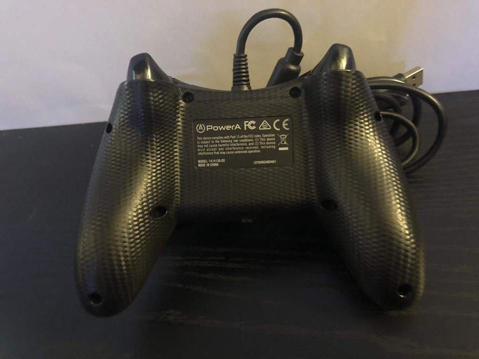 Controlador USB Power A con cable para PC Foto 3 de 4