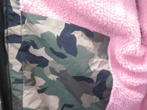 PONCHROBE CAMO SHELL WITH SOFT PINK FLEECE - MEDIUM - Bild 10 von 14