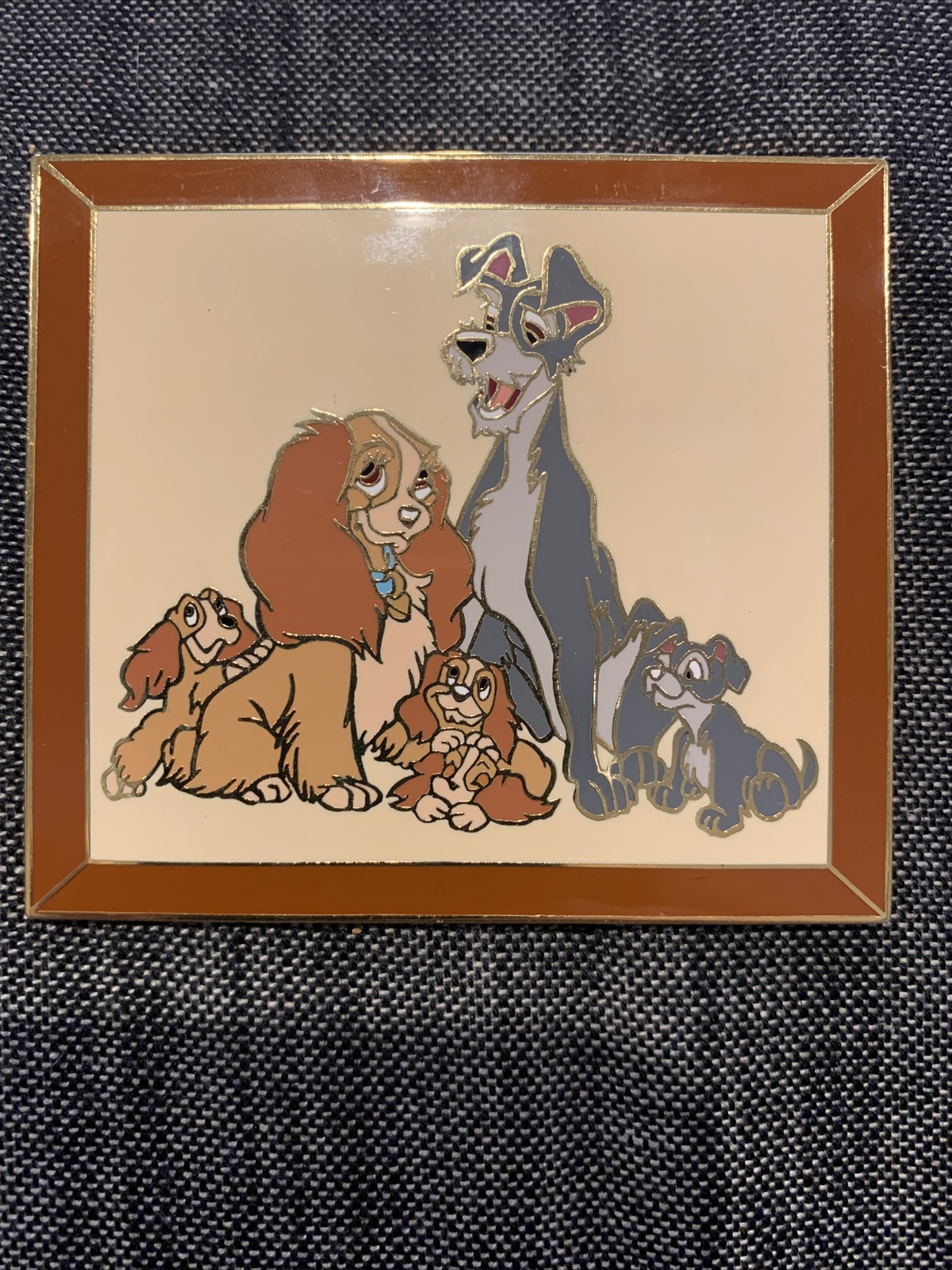 Disney Auctions Lady and the Tramp Pups Jumbo Frame Family Portrait LE 100 Pin