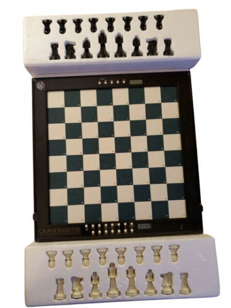 VINTAGE COLLECTIBLE EXCALIBUR GRANDMASTER CHESS COMPUTER GAME, MODEL #747K