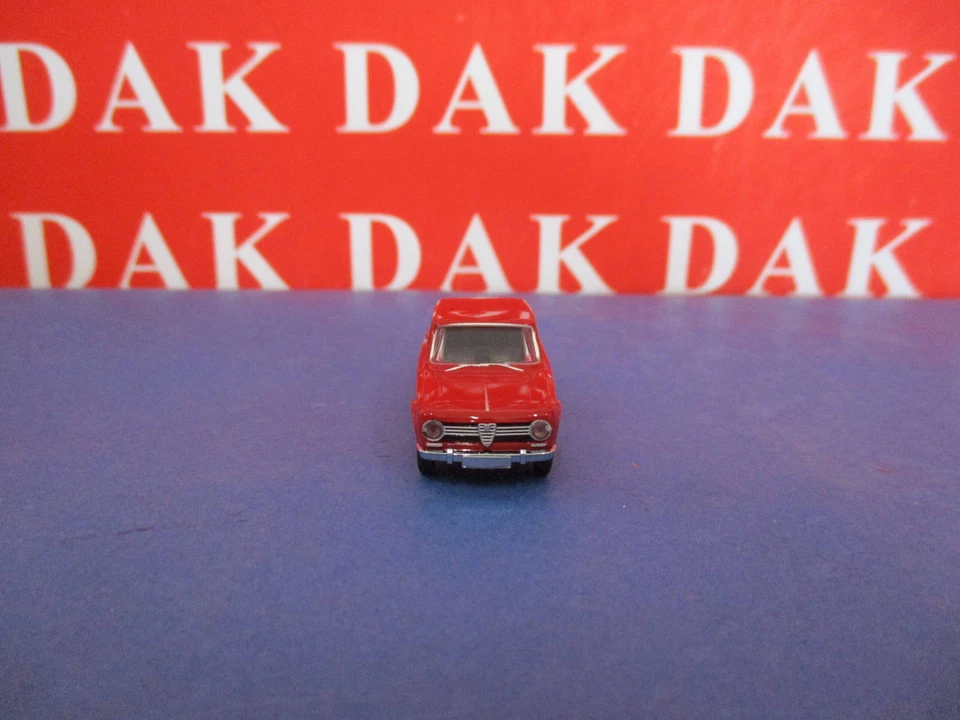 1/87 Modellino Auto Alfa Romeo Giulia 1300 Rossa 1964 by Brekina - Immagine 3 di 4