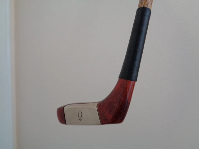 Swilken of St Andrews Royale QE2 putter collectors piece in pristine condition - Image 4 of 4
