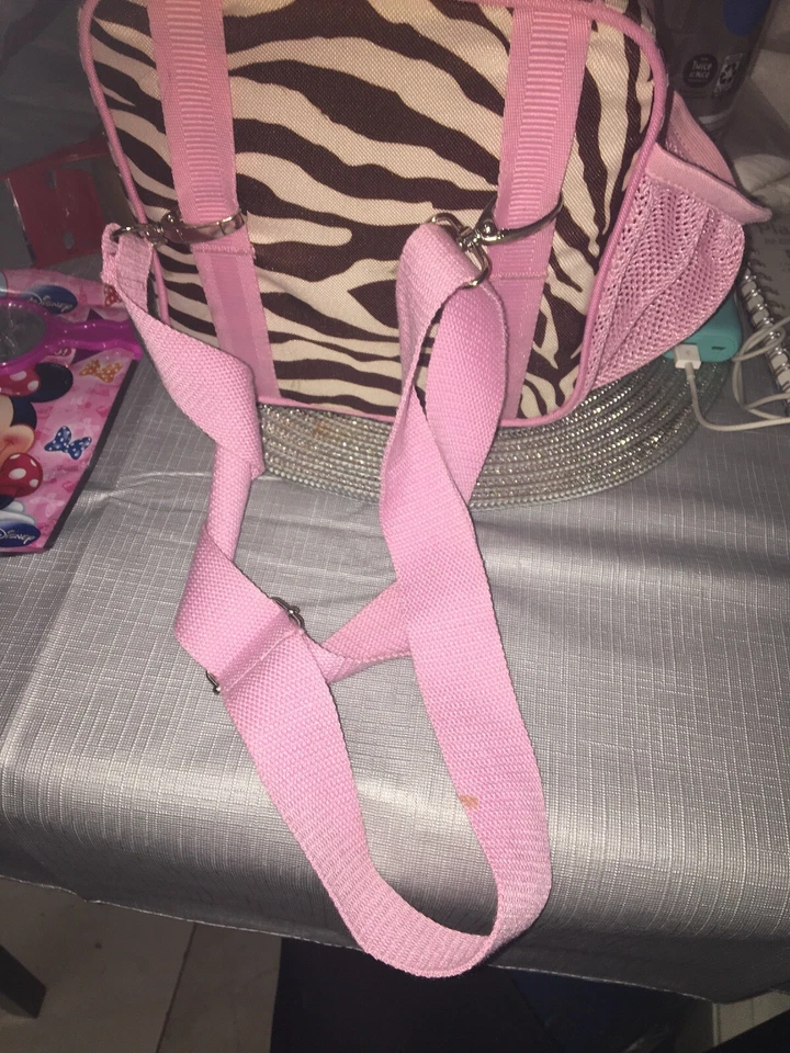 Bolsa de almuerzo Pottery Barn Kids rosa cebra personalizada “Bretaña” Foto 3 de 4