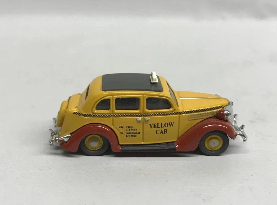HO Scale Mini Metals, 1936 Ford ForDor Sedan Taxi, Yellow Cab Company, #30199 - Image 3 of 4