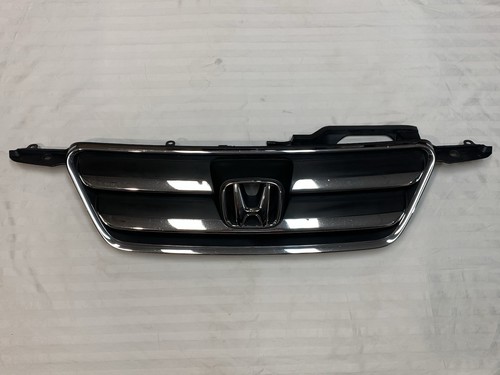 OEM 2005 2006 HONDA CR-V CRV Upper Center Grille Grill w/ Emblem 71121-S9A-A010