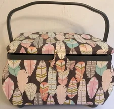 LARGE SEWING BOX W/ REMOVABLE TRAY! FEATHER THEMED FABRIC 13” X 8” X 8” EUC!