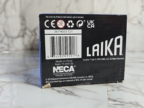 Coraline Doll Yellow Raincoat And Rain Boots 10" Figurine NECA Laika Sealed - Picture 6 of 8