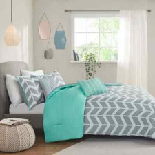 NEW  COZY MODERN GREY LIGHT BLUE AQUA WHITE CHEVRON STRIPE SOFT COMFORTER SET
