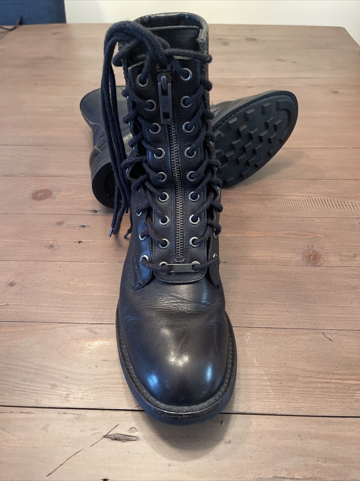 louis vuitton boots … size 8 mens, fits like a 10, Bruce Springsteens boots…