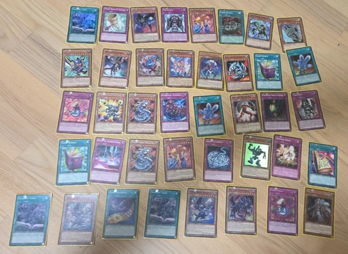 yugioh cards classic Toon deck with sleeves