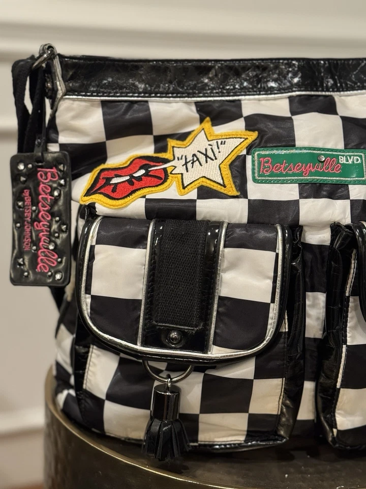 Betsey Johnson Betseyville Grande Nylon Cartera/Bolso Mensajero Taxi Cabina Tema ¡DIVERTIDO! Foto 3 de 4