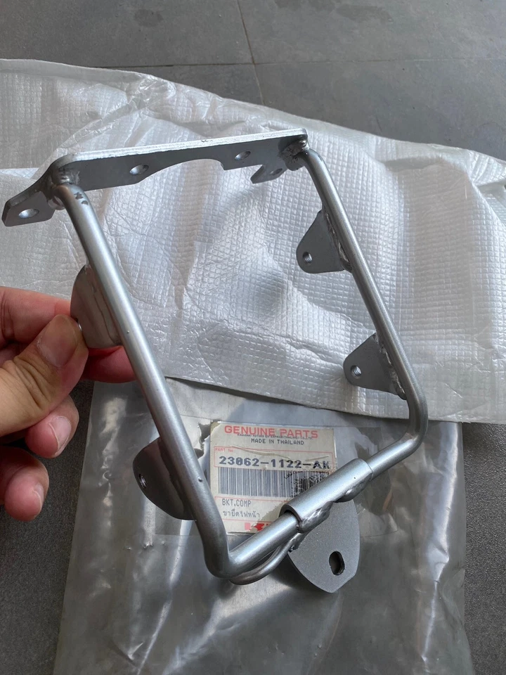 川崎 GTO KH110 KH125 头灯支架 NOS 23062-1122-AK — 第 4/4 张图片