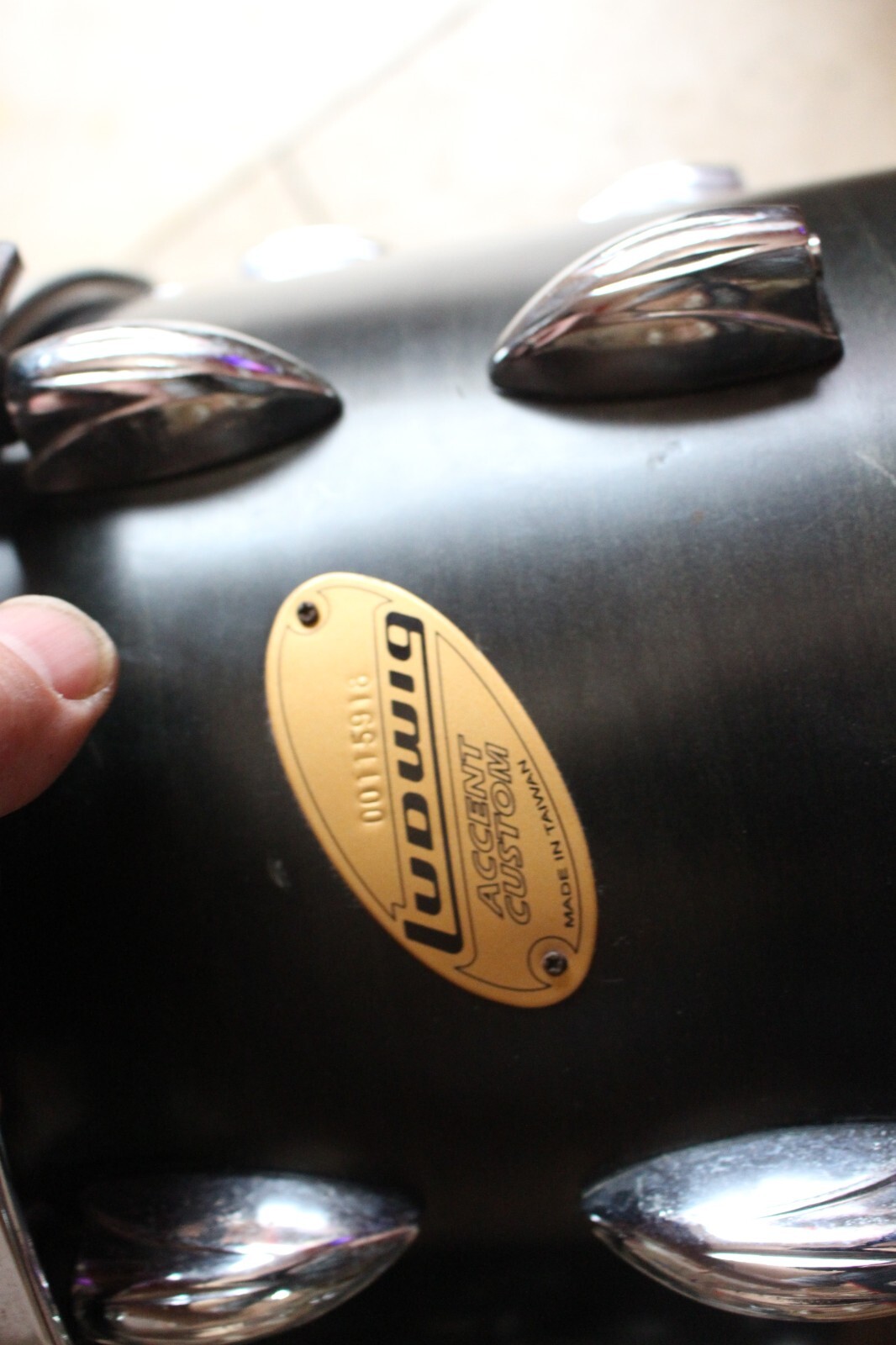 Ludwig drum and stand tripod chrome folding (Missing drum head bolts