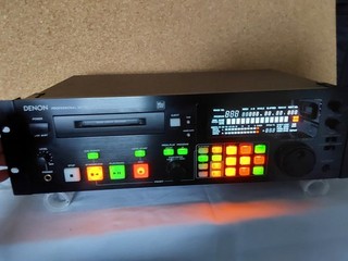 Denon DN M1050R Professional Minidisc Recorder plus 2 x Bonus MD's !!!