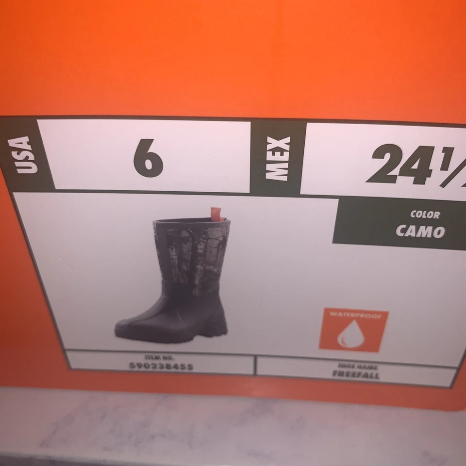 Ozark Trail Men’s Hunting Boots Size 6 Rubber  - Image 2 of 4