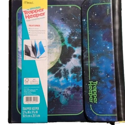 2023 MEAD TRAPPER KEEPER MOON SPACE THEME BINDER WITH 2 PORTFOLIOS RETRO