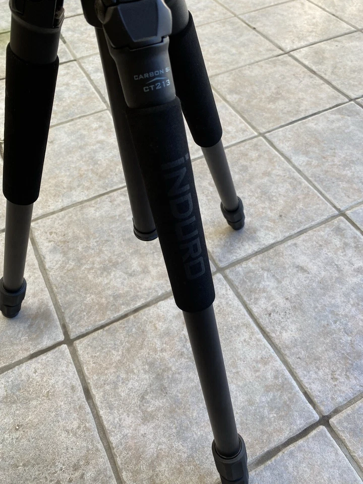 Trípode de carbono Induro CT-213 8x con rótula Induro BHD2 Foto 3 de 4