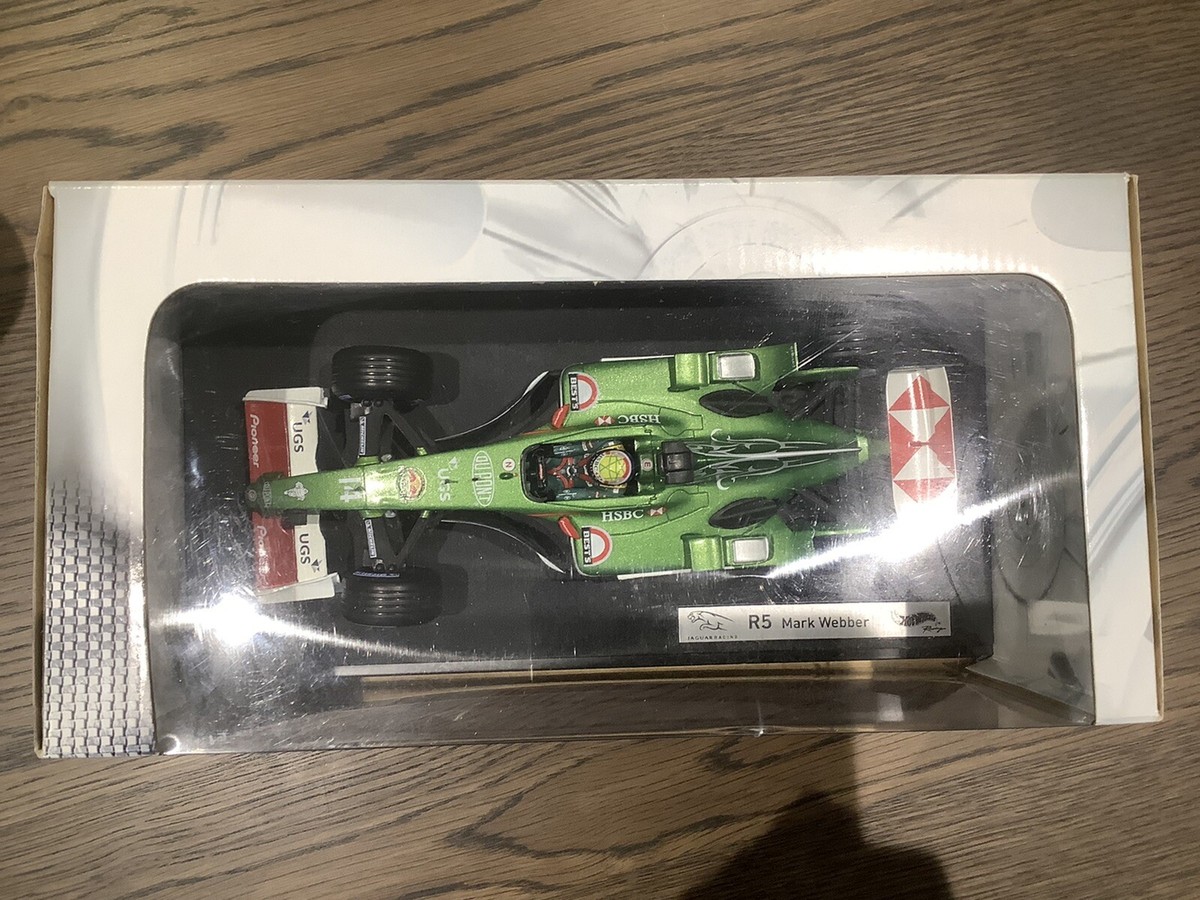 Hot Wheels Racing Jaguar Racing R5 Mark Webber 2004 Diecast 1:18