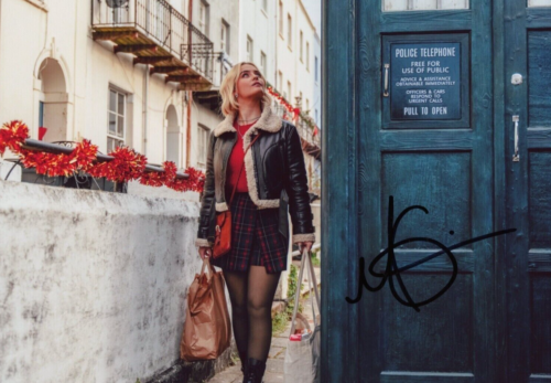 MILLIE GIBSON RUBY SUNDAY DOCTOR WHO SIGNED AUTOGRAPH 6 x 4  PRE PRINTED PHOTO - Afbeelding 1 van 1