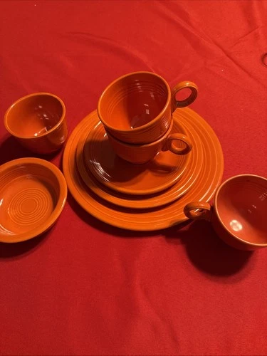 Vtg Fiesta HLC FiestaWare USA Original Red 8  Pc Set Tea Cup Plates Bowls Read