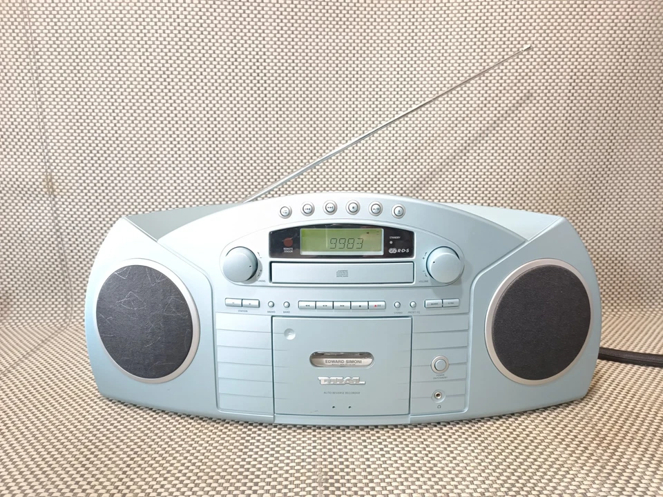 Dual CCR 2015 RDS Radiorecorder CD Kassetten Player AM/FM - Bild 2 von 4