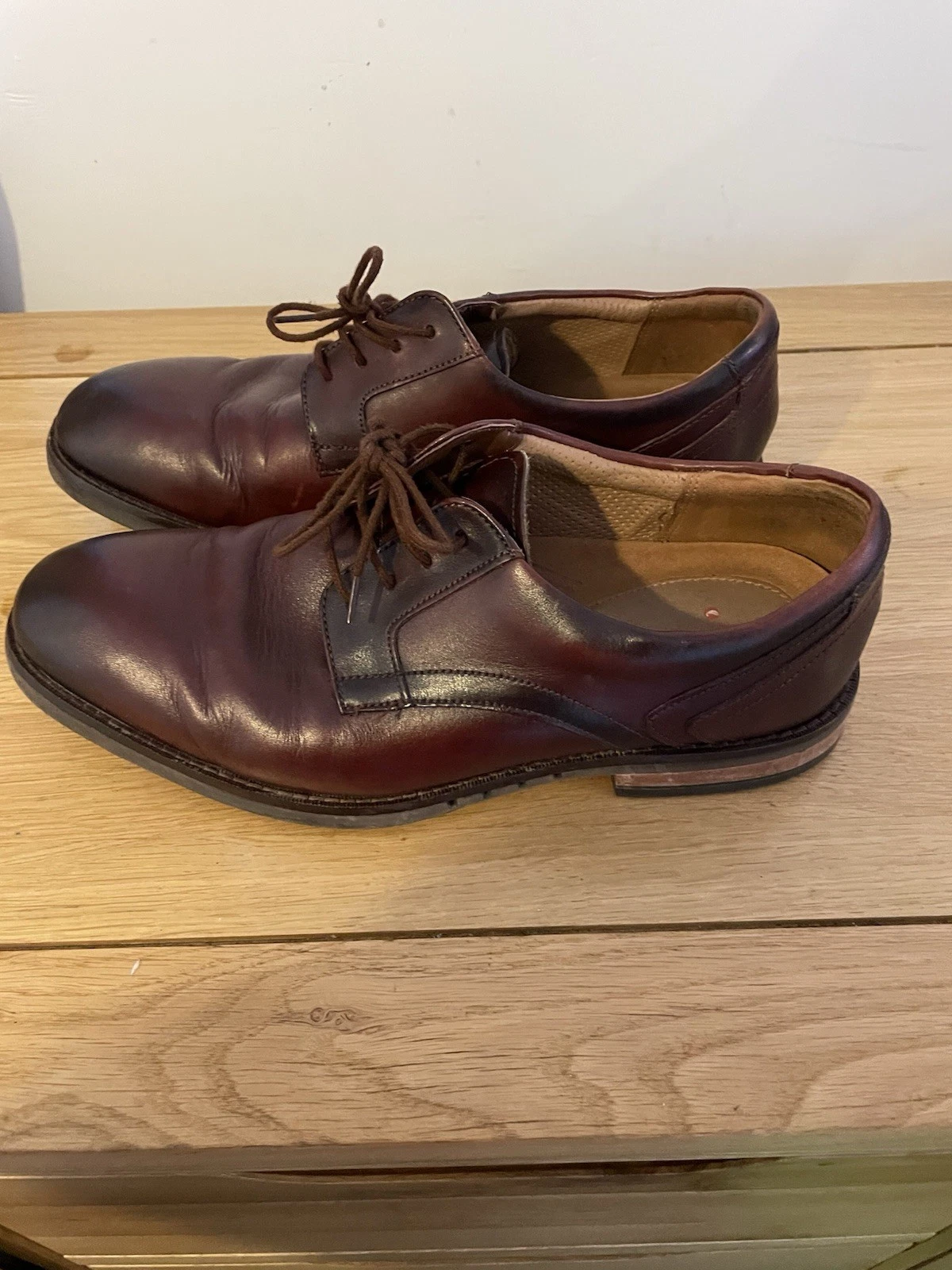 Scarpa Clarks Un Hugh Lace AIR CIRCOLATION Premium in pelle marrone da uomo UK 9 in ottime condizioni