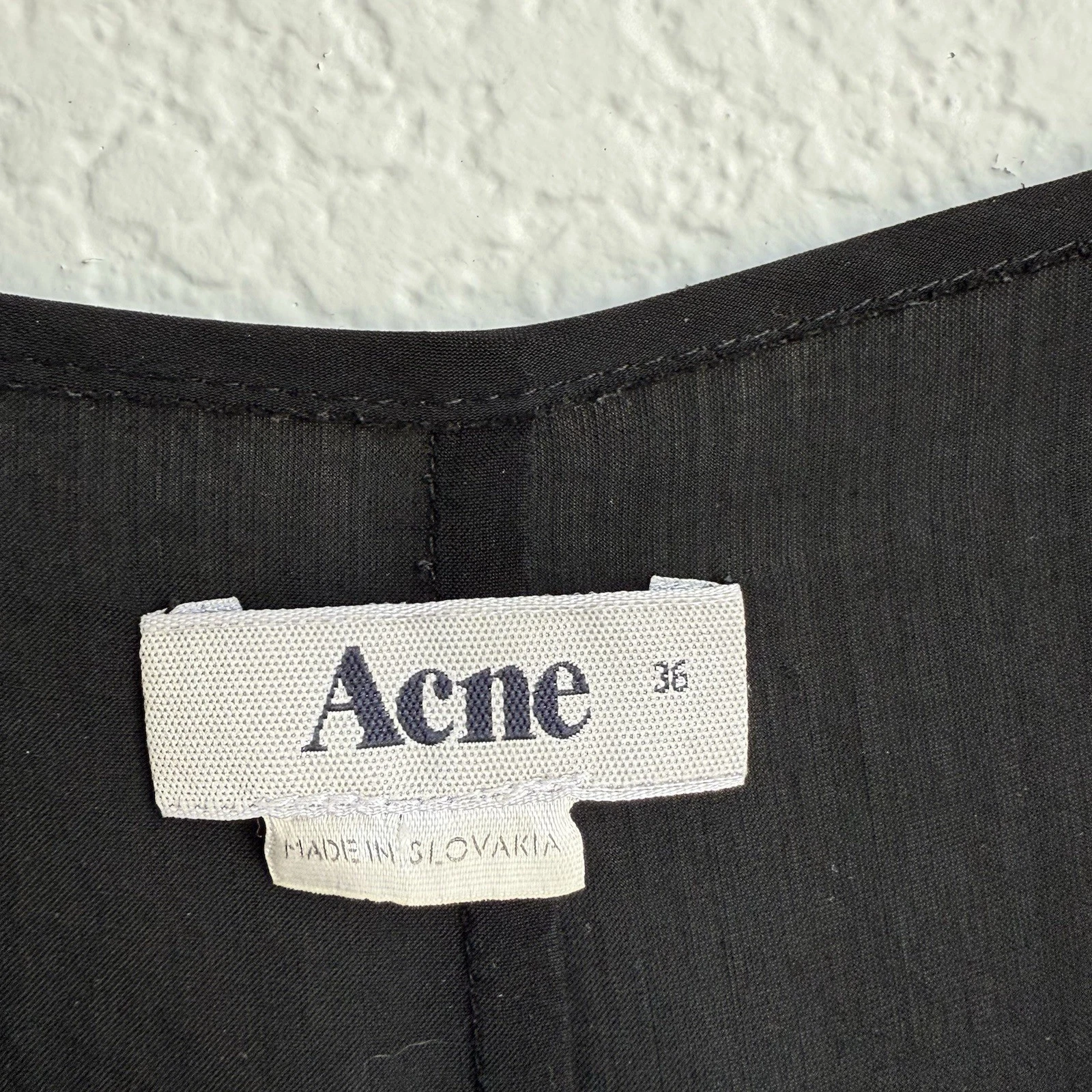 Abito donna ACNE Studios manica corta scollo a V a strati nero taglia 36