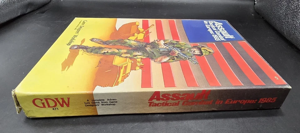 GDW 1983: Juego de Asalto - Combate Táctico en Europa Juego Mayormente Sin Perforar Foto 2 de 4