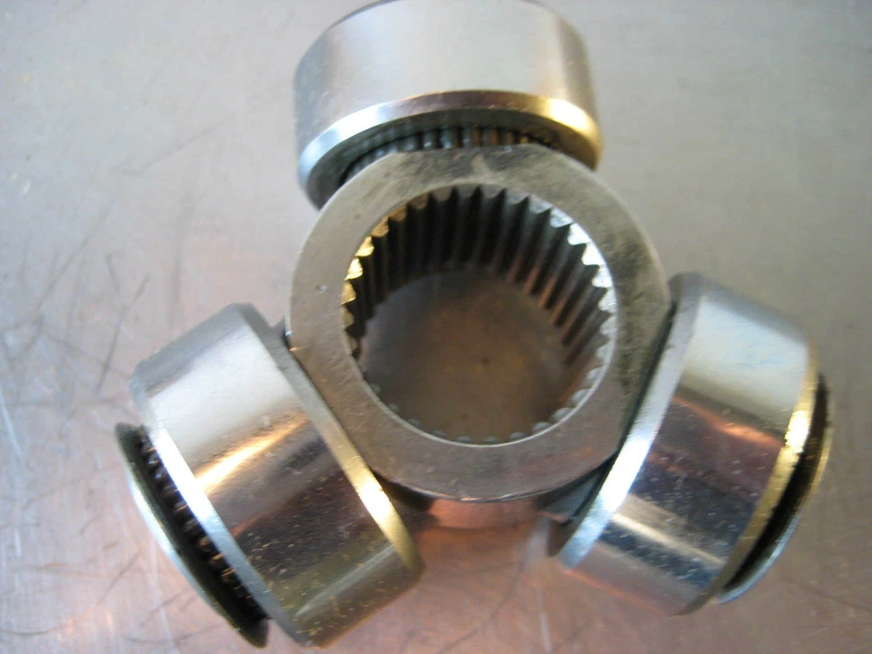 Conjunto de tripé de eixo General Motors Chevy Pontiac Buick Olds CV - 32 spline - Imagem 3 de 4