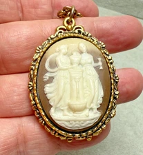 Large Vtg Max Factor Hypnotique Perfume Locket Cameo 28" Chain Necklace Muses