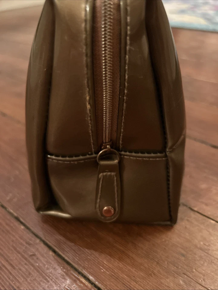 Ted Baker London Gold Cosmetics Make-up Bag Case Gold Bow  Center Gem - Image 2 of 4