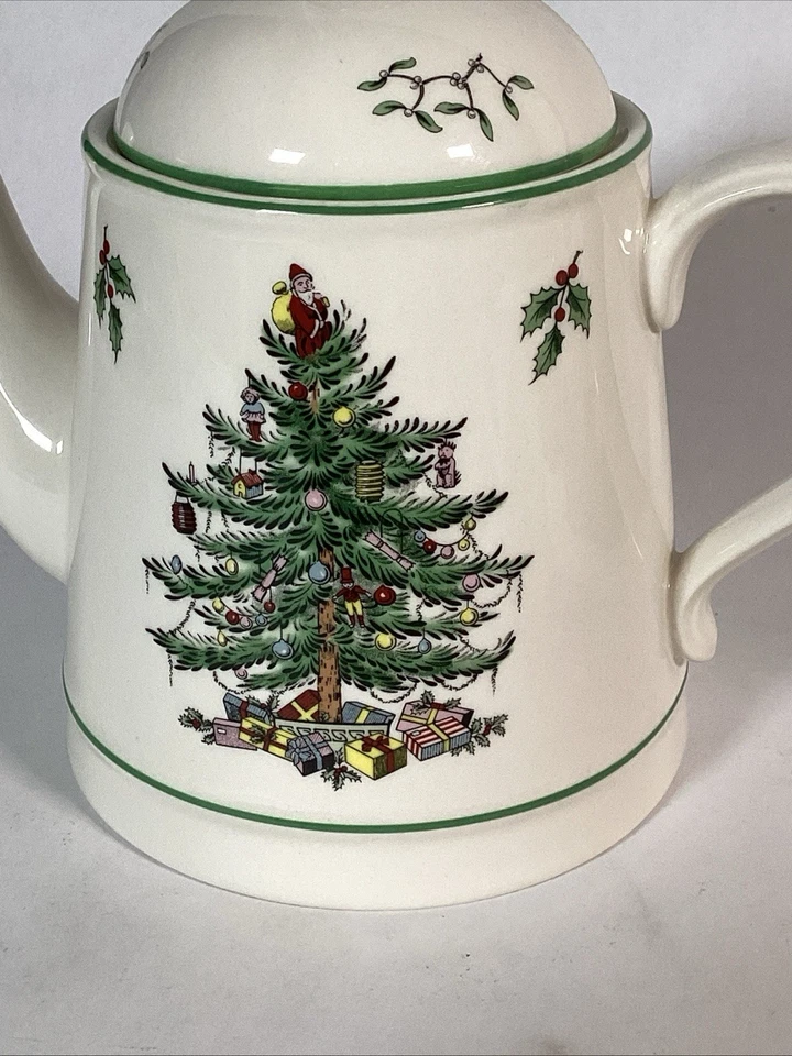 Vintage 1938 Spode Christmas Tree Ascot Teapot and Lid 5 Cup 7 3/4"H - Image 2 of 4