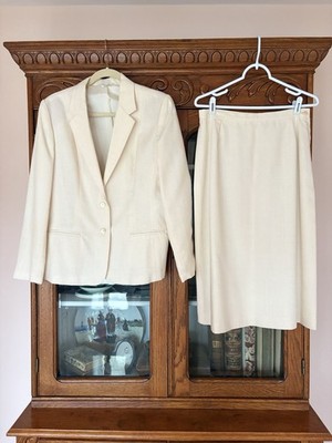 YORK FAIR FOR SEIFERTS SIZE 14(FITS LIKE SIZE 8)IVORY 2PIECE SUIT SKIRT/BLAZER!
